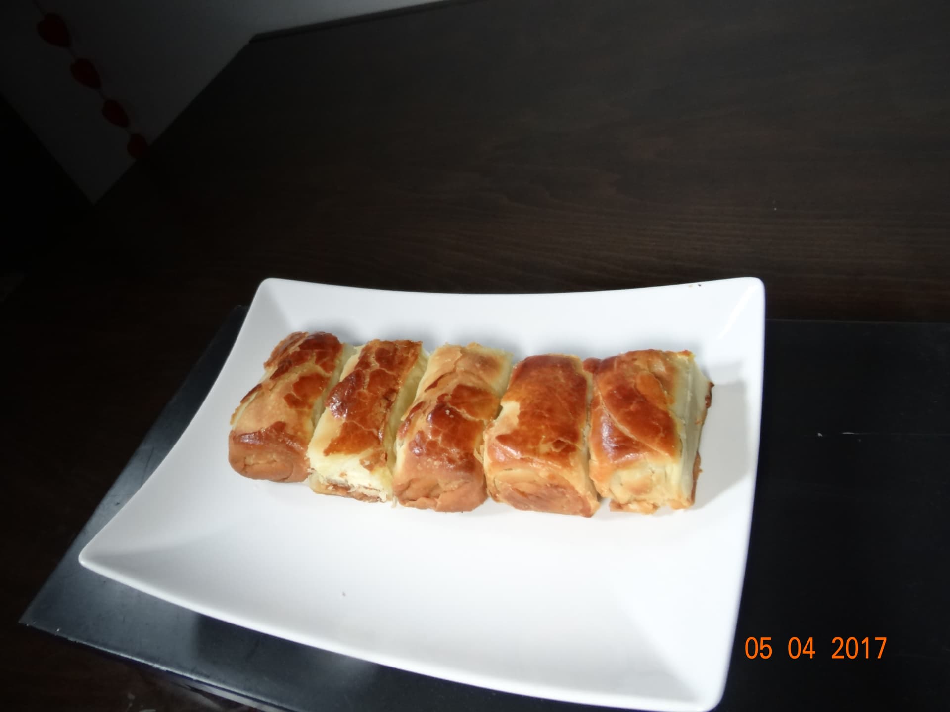 Kol Böreği sunumu