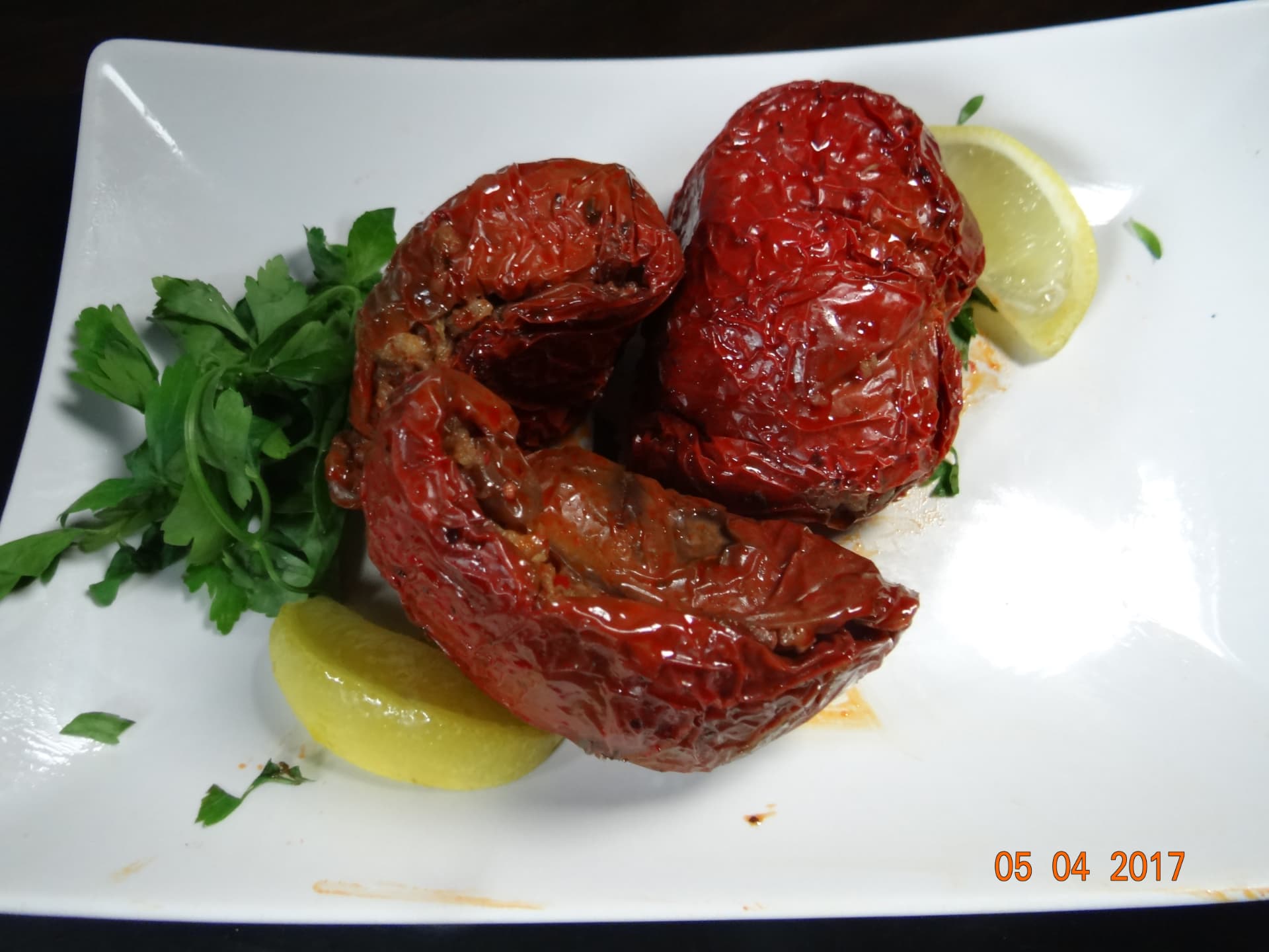 Kuru Biber Dolması sunumu